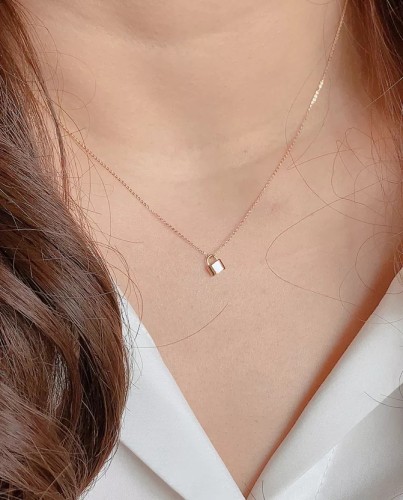 European and American retro personality pendant chain simple temperament small lock necklace 18k gold necklace Valentine's Day gift