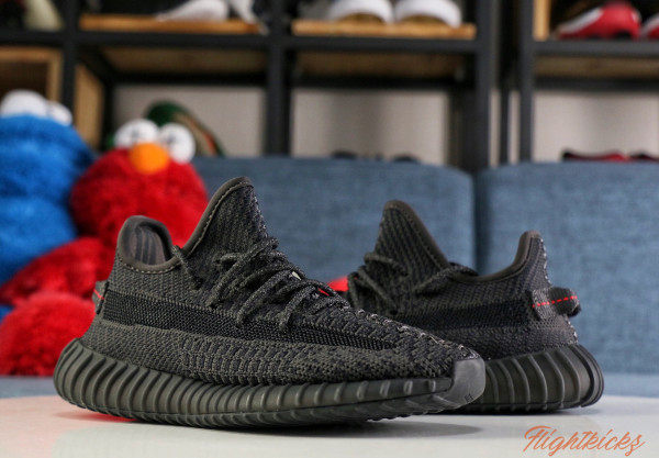 Yeezy 350 Boost   Black Static  NR Kid ( A1)
