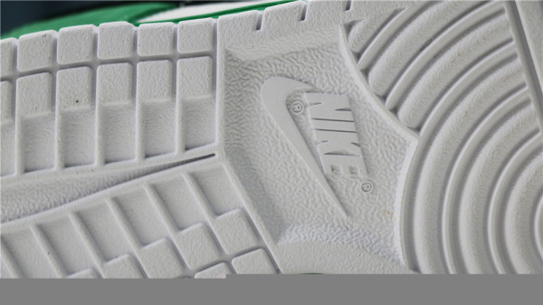 Nike SB Dunk Low Heineken 2020