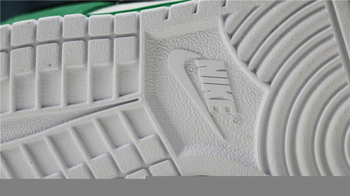 Nike SB Dunk Low Heineken 2020