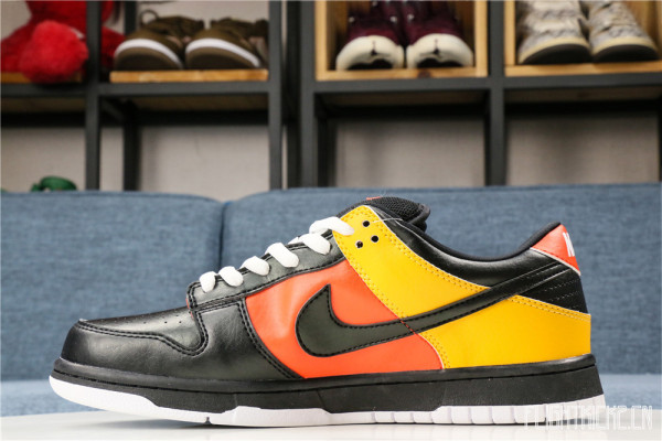 Nike SB Dunk Low Raygun Black 2005