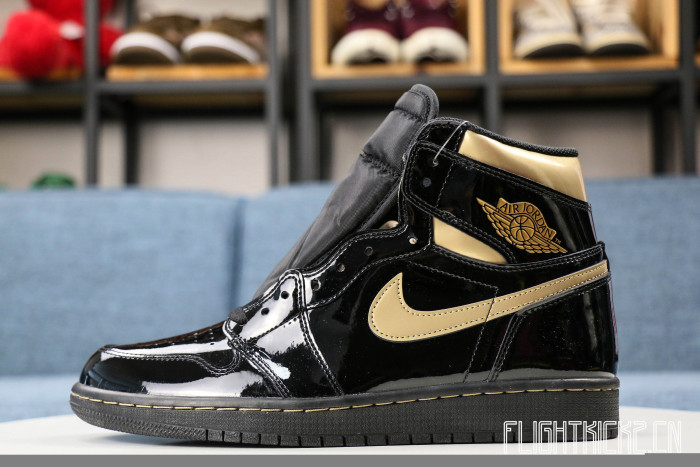 Air Jordan 1 Retro High OG in Black/Metallic Gold 2020