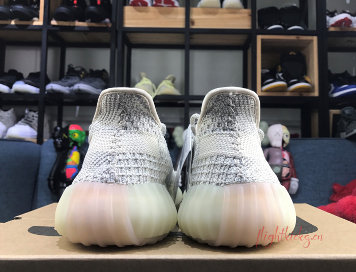 Yeezy Boost 350 V2  Bred (LN5 A2)