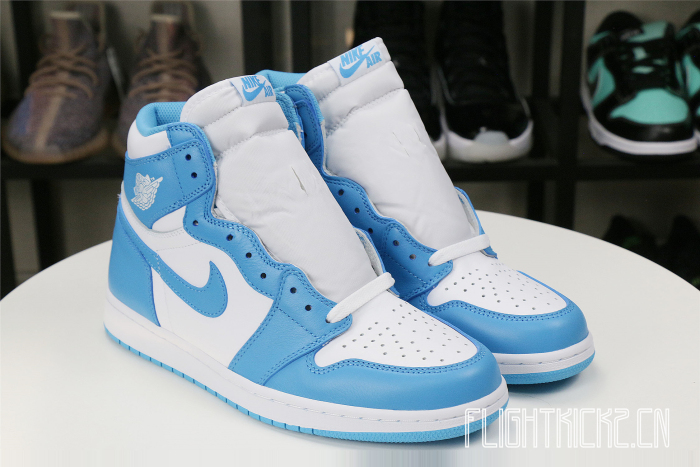 Air Jordan 1 Retro High OG UNC 2015
