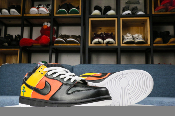Nike SB Dunk Low Raygun Black 2005