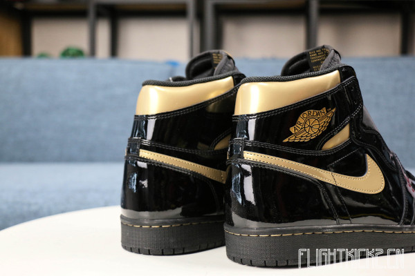 Air Jordan 1 Retro High OG in Black/Metallic Gold 2020