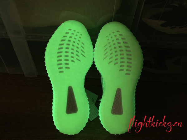 Yeezy Boost 350 V2  Glow In The Dark ( A1)