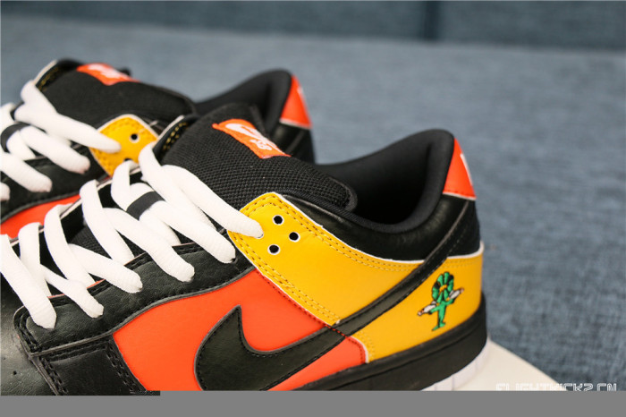 Nike SB Dunk Low Raygun Black 2005