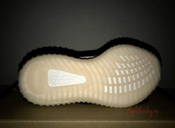 Yeezy Boost 350 V2  Bred (LN5 A2)