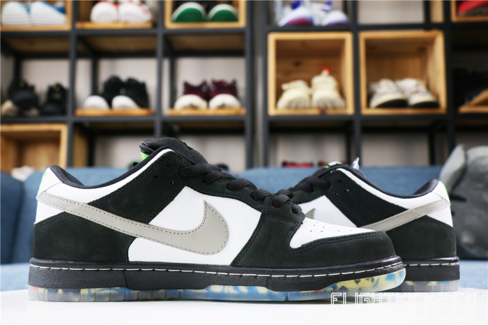 Nike SB Dunk Low Staple Panda Pigeon (Special box)