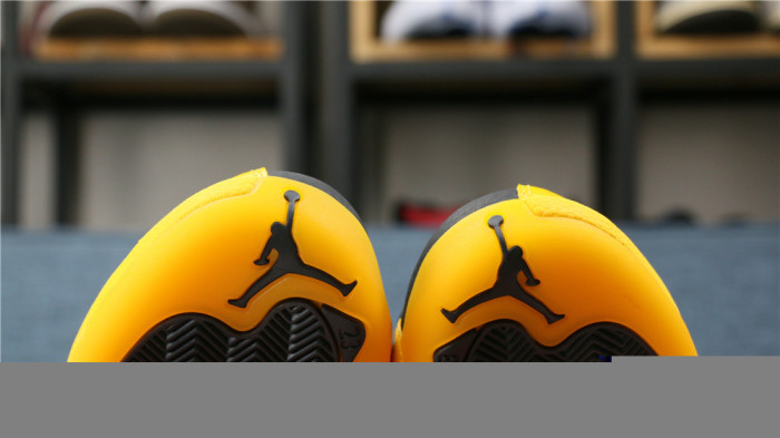 Air Jordan 12 Retro “University Gold 2020