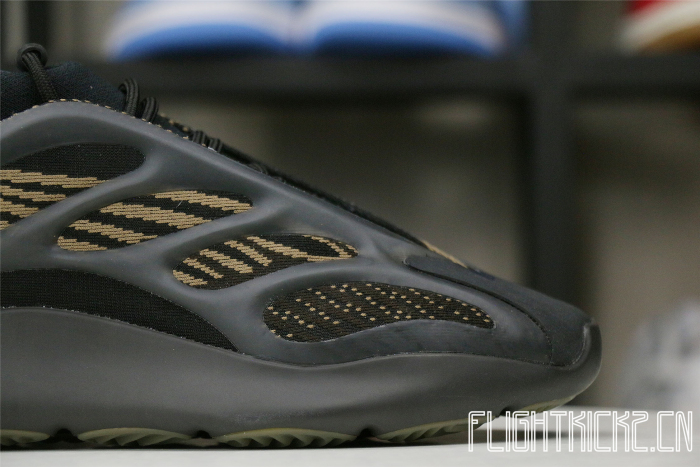 Adidas Yeezy 700 V3 Clay Brown