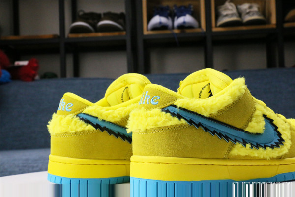 Grateful Dead x Nike SB Dunk Low Yellow