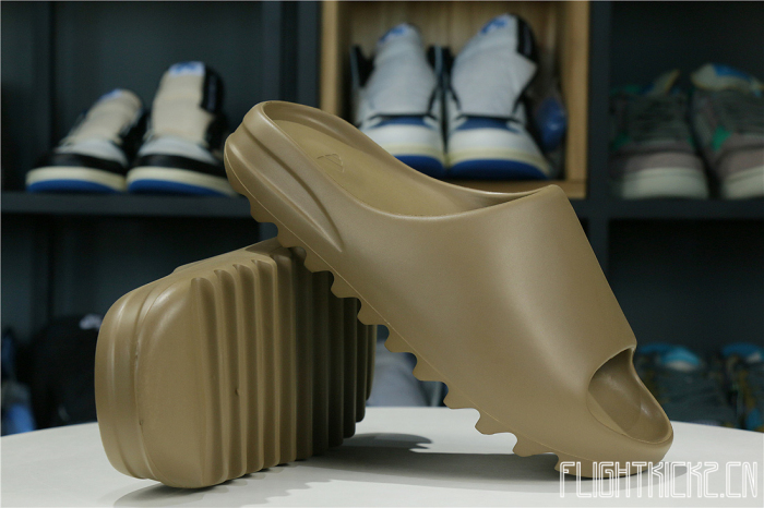 Yeezy Slides Core 2021（GW5350棕色）（A1 Batch）