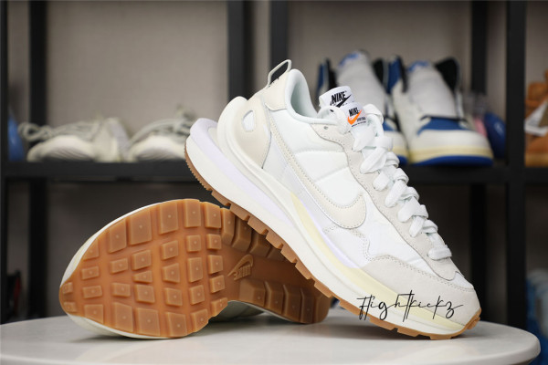 Sacai x Nike VaporWaffle SP “Sail” 2021（A1）