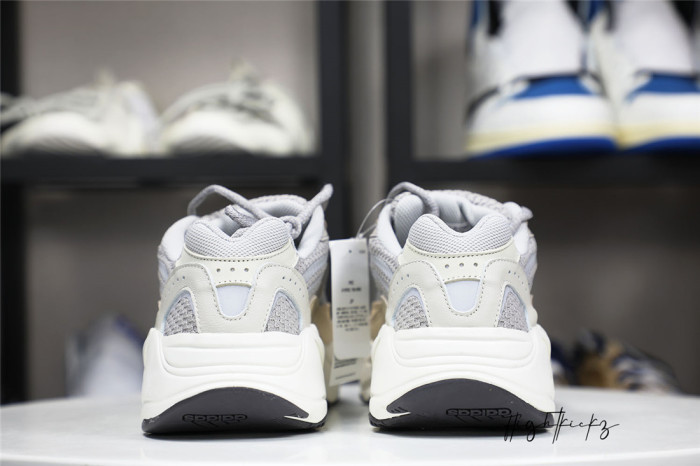 Yeezy Boost 700 V2 Cream 2021