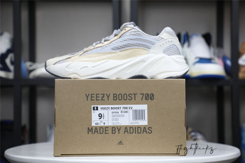 Yeezy Boost 700 V2 Cream 2021