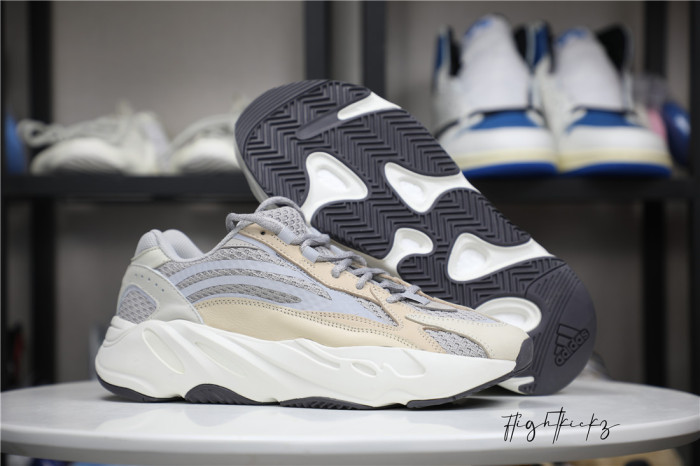 Yeezy Boost 700 V2 Cream 2021