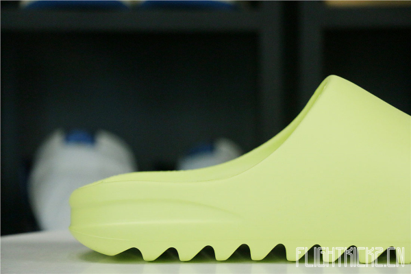 Yeezy Slides Glow Green 2021（A1 Batch）