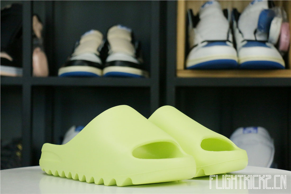 Yeezy Slides Glow Green 2021（A1 Batch）