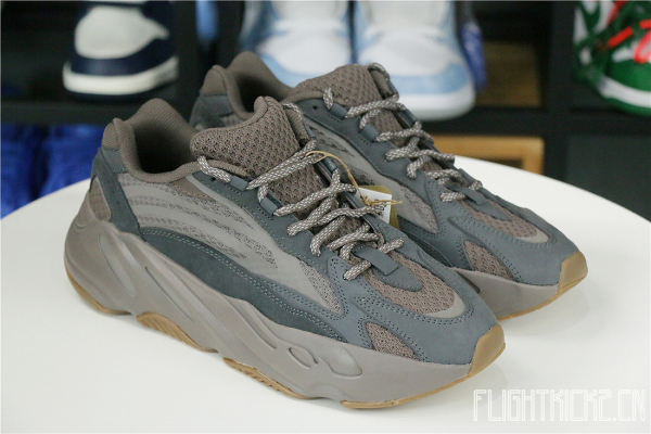 Adidas Yeezy 700 Boost v2 Mauve 2021