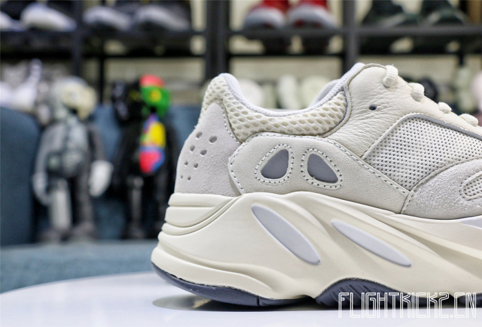 Yeezy Boost 700 Analog