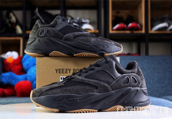 Yeezy Boost 700 Utility Black