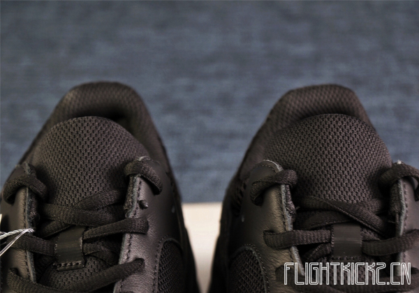 Yeezy Boost 700 Utility Black