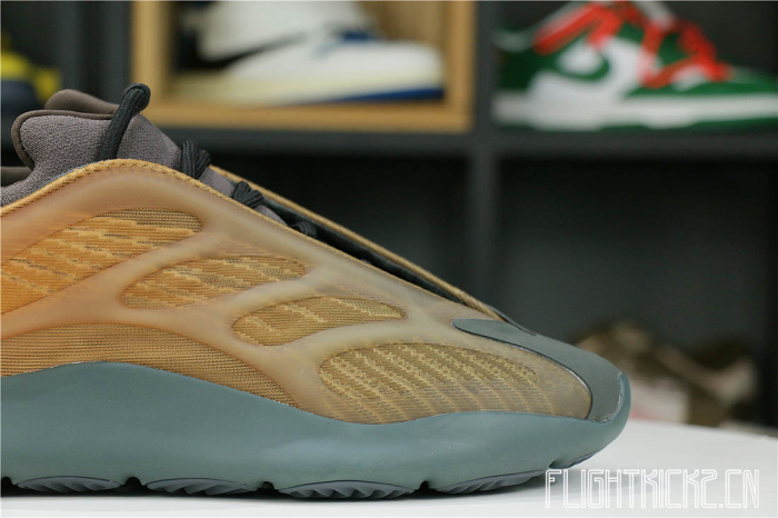 Yeezy 700 V3 Copper Fade 2021