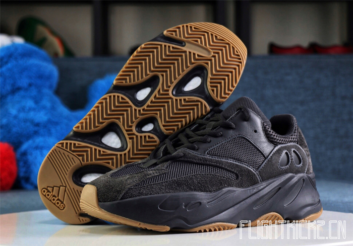 Yeezy Boost 700 Utility Black
