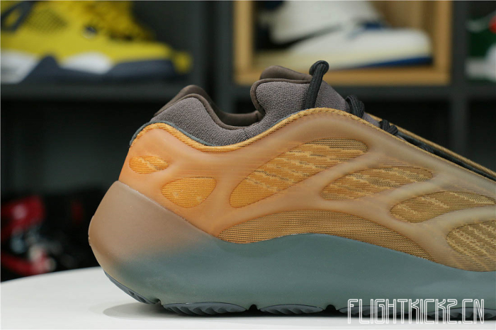 Yeezy 700 V3 Copper Fade 2021