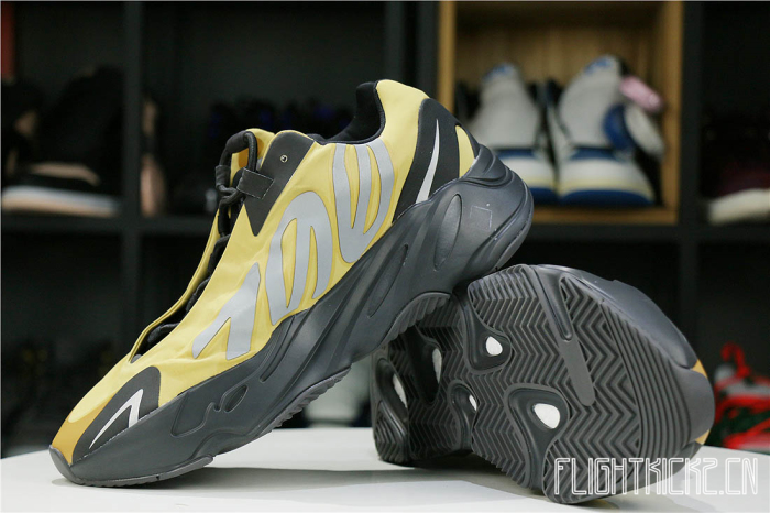Yeezy Boost 700 MNVN Honey Flux