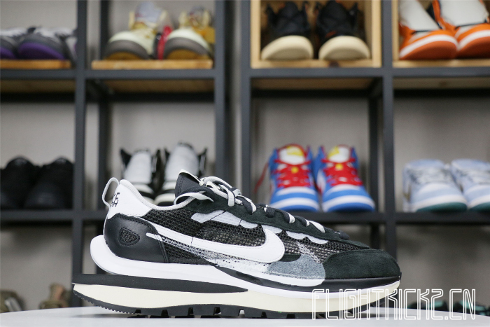Sacai x Nike Vaporwaffle Black White ( A1)