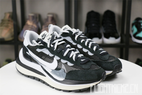 Sacai x Nike Vaporwaffle Black White ( A1)