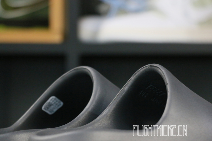 Adidas Yeezy Slide Onyx (LN5 A1 Batch)