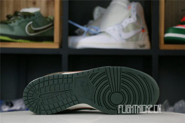 Otomo Katsuhiro x Nike SB Dunk Low Steamboy OST Green Orange