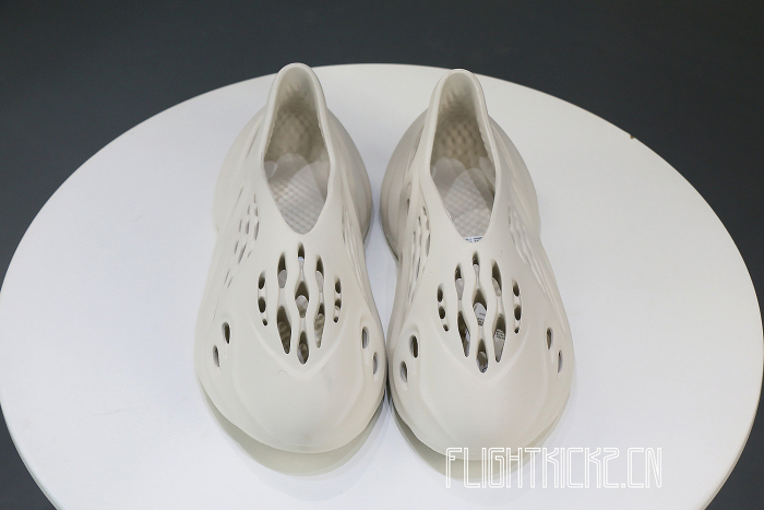 adidas Yeezy Foam RNNR Ararat （G55486骨白）（A1）