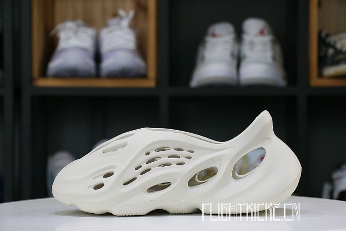 adidas Yeezy Foam RNNR Ararat （G55486骨白）（A1）