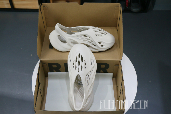 adidas Yeezy Foam RNNR Ararat （G55486骨白）（A1）