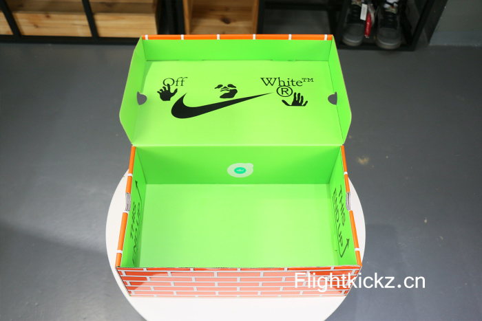 Off-White x Nike Air Force 1 Mid Set