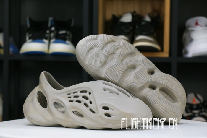 adidas Yeezy Foam RNNR Stone Sage(LN5 A1 Batch)