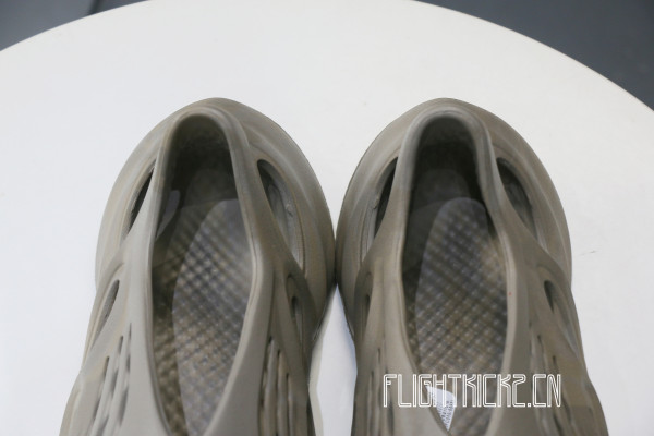 adidas Yeezy Foam RNNR Stone Sage（A1）