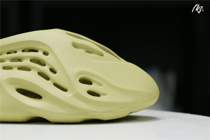 adidas Yeezy Foam RNNR Sulfur(LN5 A1 Batch)