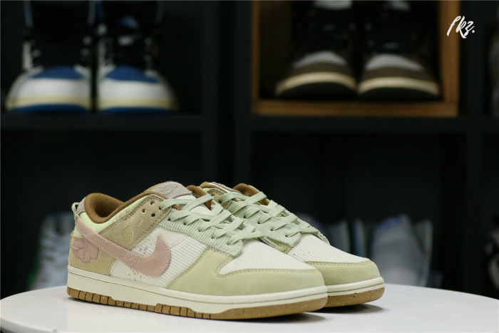 Nike Dunk Low On the Bright Side (W)