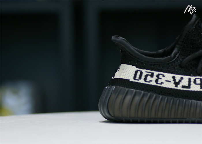 adidas Yeezy Boost 350 V2 Core Black White kid