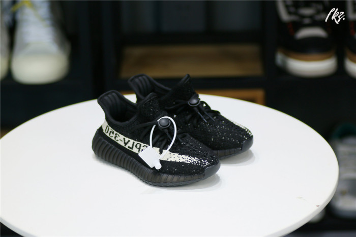 adidas Yeezy Boost 350 V2 Core Black White kid