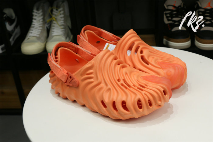 Salehe Bembury x Crocs Pollex Clog Urchin Solar Red