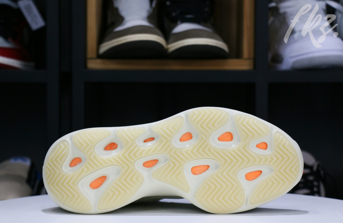 Yeezy 700 V3 ‘Fade Salt’ 2022