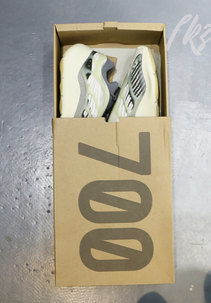 Yeezy 700 V3 ‘Fade Salt’ 2022