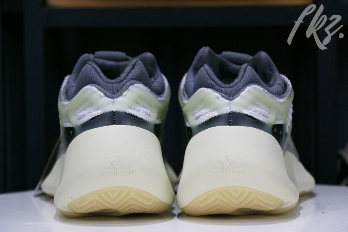 Yeezy 700 V3 ‘Fade Salt’ 2022